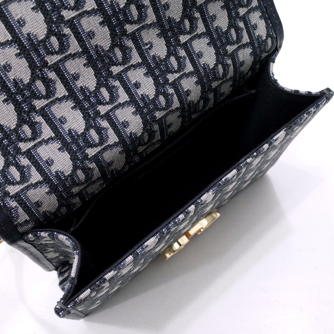 D1or Ladies Bag 30 Montaigne Small Bag Black Beige Oblique Jacquard 21 x 13.5 x 7cm