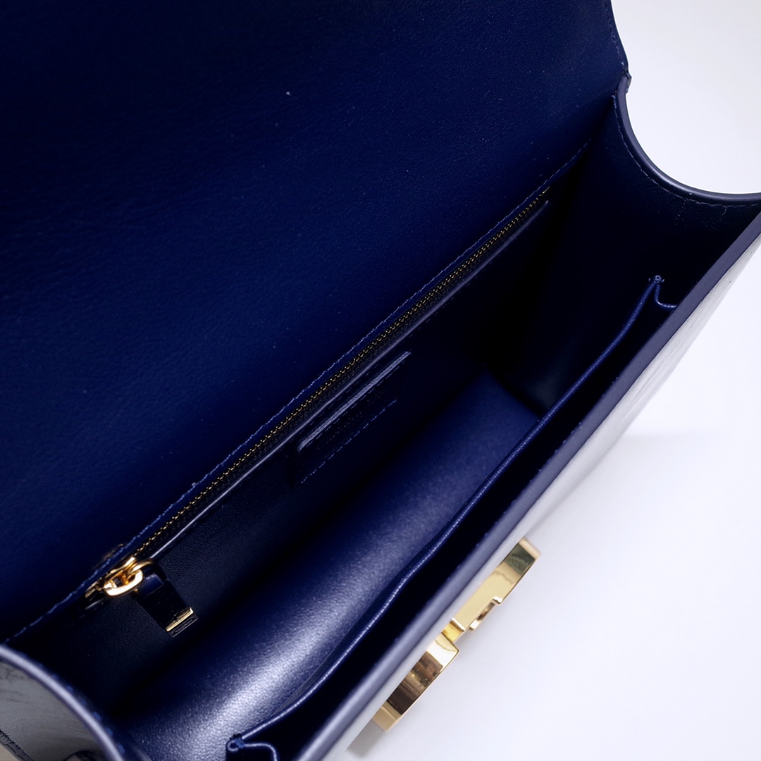 D1or Ladies Bag 30 Montaigne 9006 Navy Patent Leather 24*17*8cm