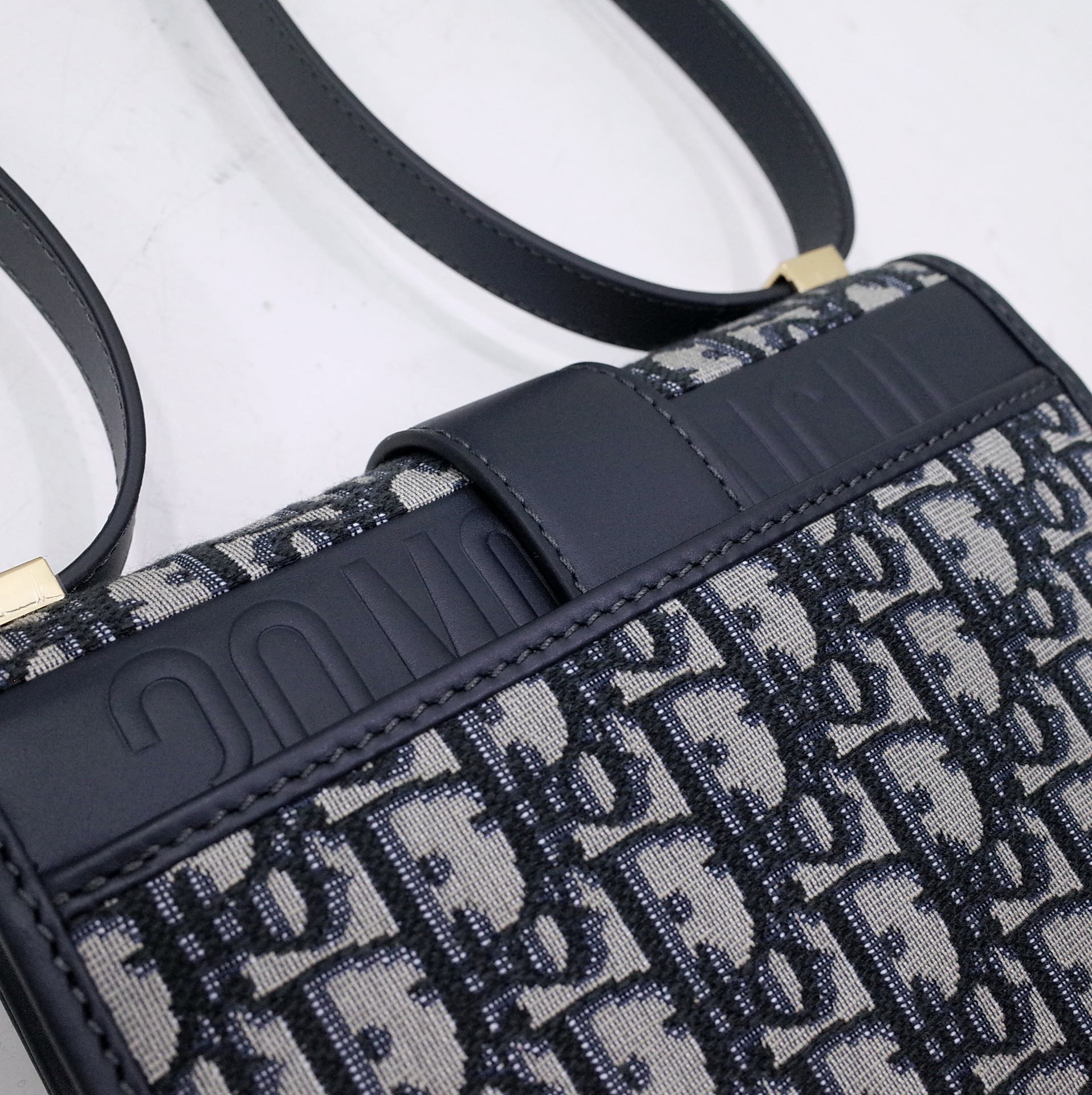 D1or Ladies Bag 30 Montaigne Small Bag Black Beige Oblique Jacquard 21 x 13.5 x 7cm
