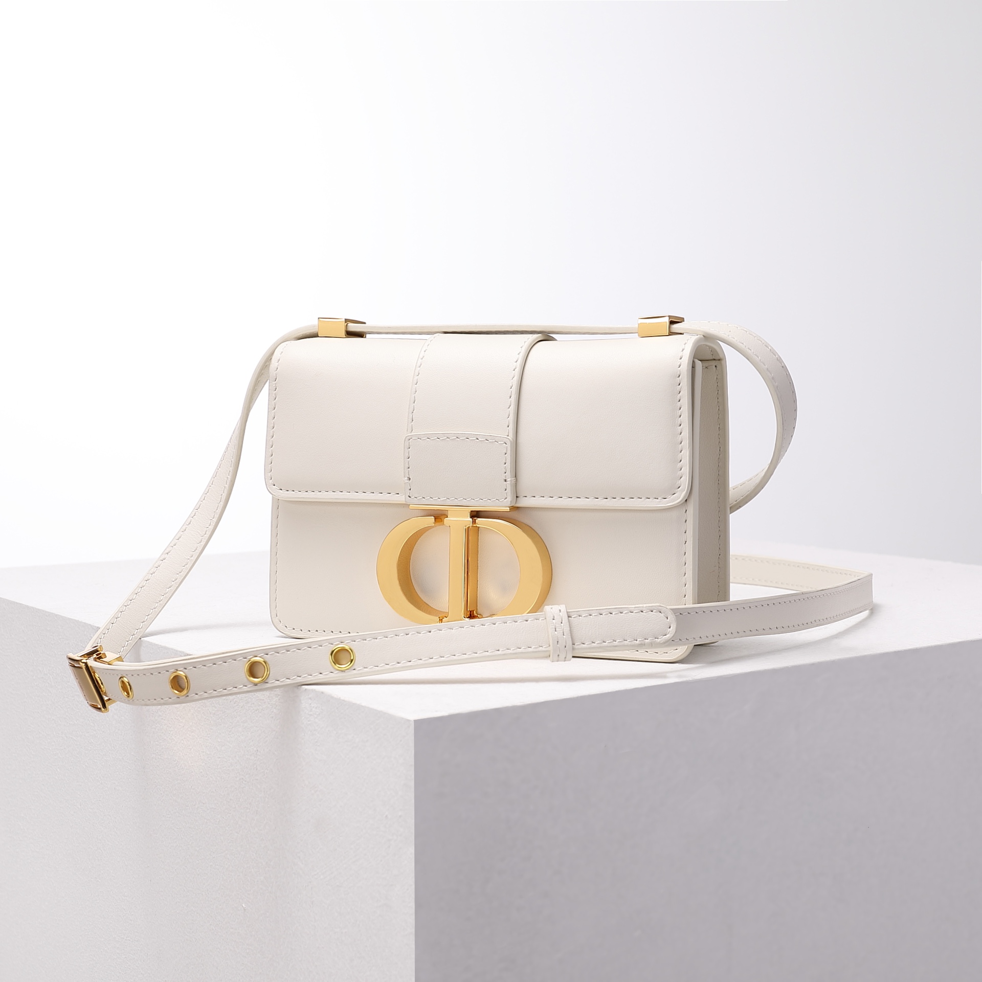 D1or Ladies Bag 30 Montaigne Mini 9006mini White 15*11*4cm