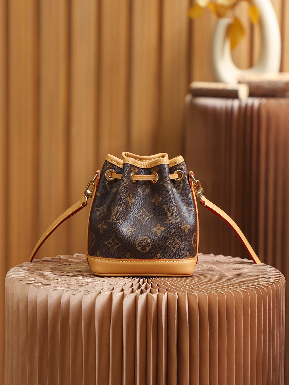M81266 LV Nano Noé Ladies Bag Monogram Canvas 13x16x10cm