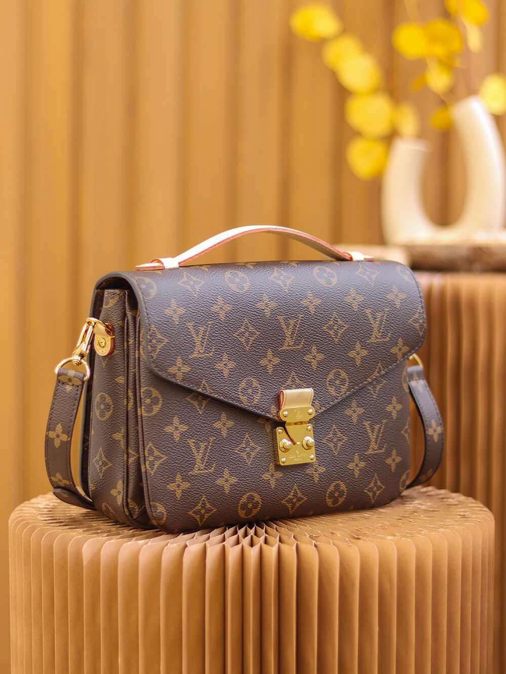 M44875 LV Pochette Métis Ladies Bag Monogram Canvas 25x19x7cm