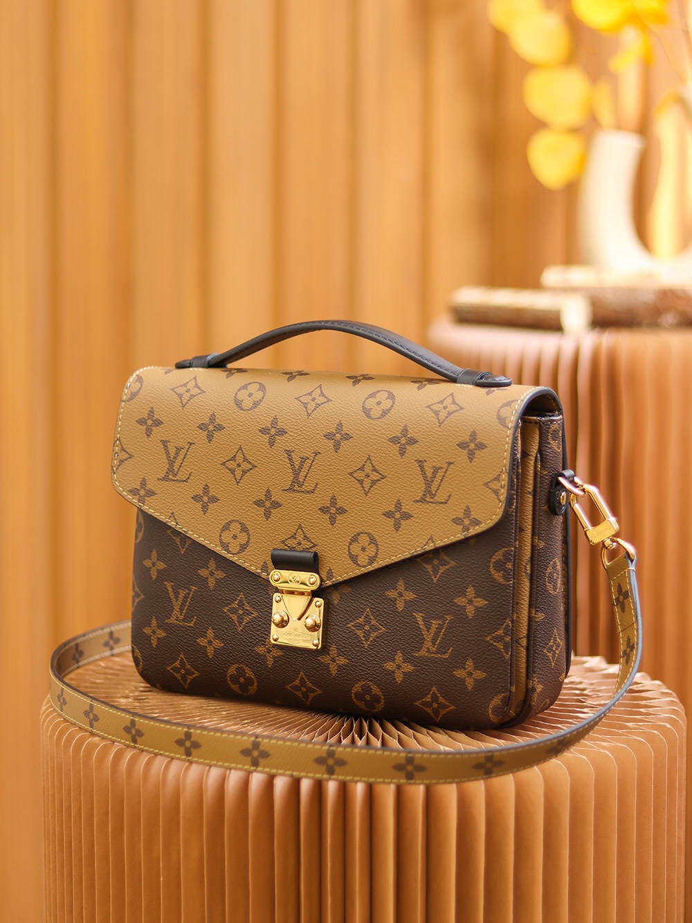 M44876 LV Pochette Métis Ladies Bag Monogram Reverse Canvas 25x19x7cm
