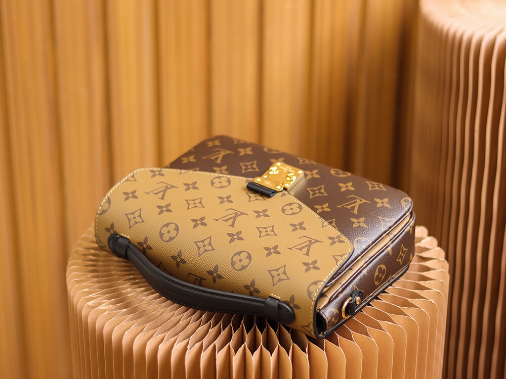 M44876 LV Pochette Métis Ladies Bag Monogram Reverse Canvas 25x19x7cm