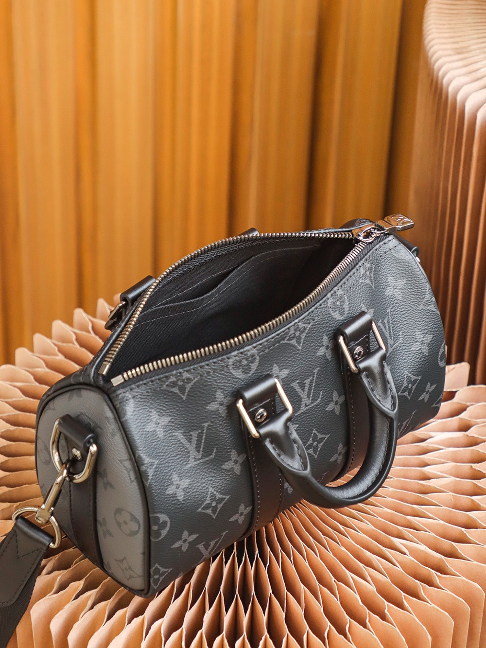 M46271 LV Keepall Bandoulière 25 Mens Bag Monogram Eclipse 25x15x11cm