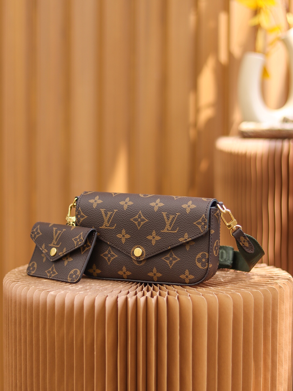 M80091 LV Félicie Strap &amp; Go Ladies Bag Monogram Khaki GreenEbony 17x9.6x3.5cm