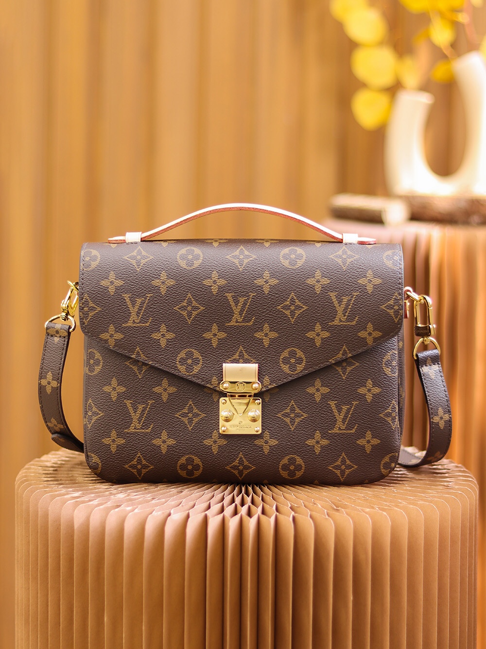 M44875 LV Pochette Métis Ladies Bag Monogram Canvas 25x19x7cm
