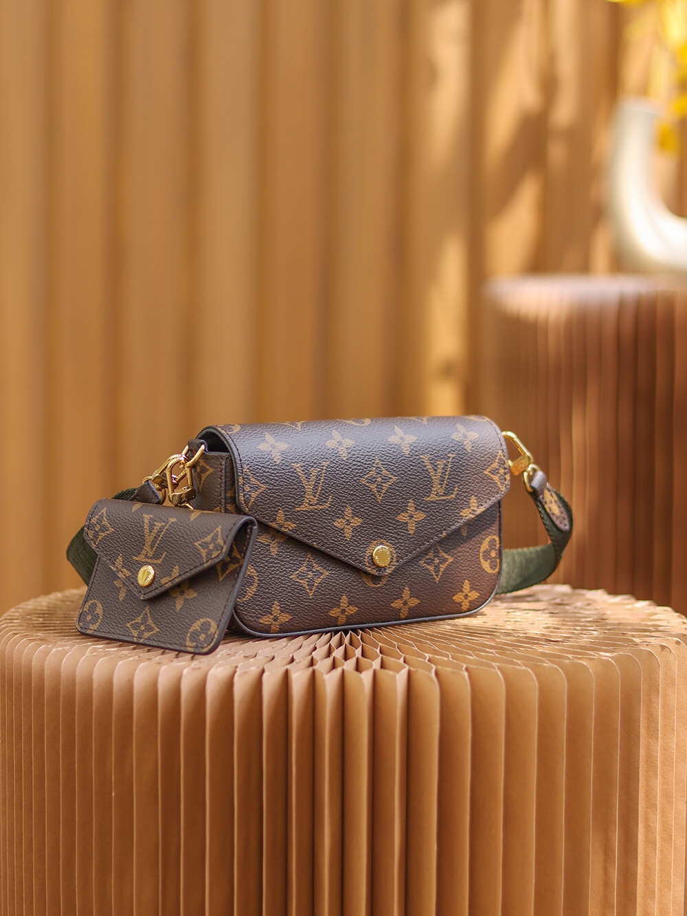 M80091 LV Félicie Strap &amp; Go Ladies Bag Monogram Khaki GreenEbony 17x9.6x3.5cm