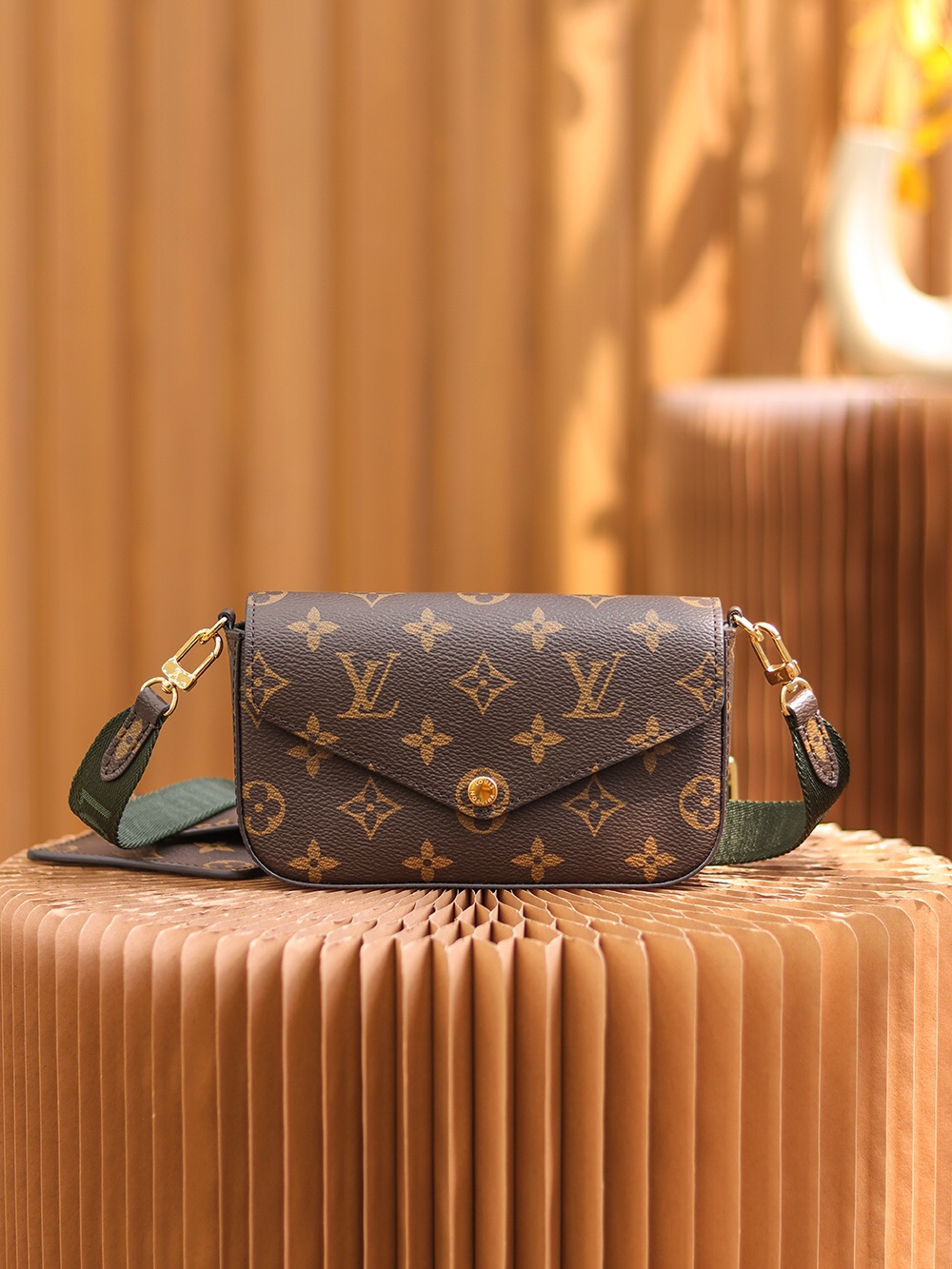 M80091 LV Félicie Strap &amp; Go Ladies Bag Monogram Khaki GreenEbony 17x9.6x3.5cm