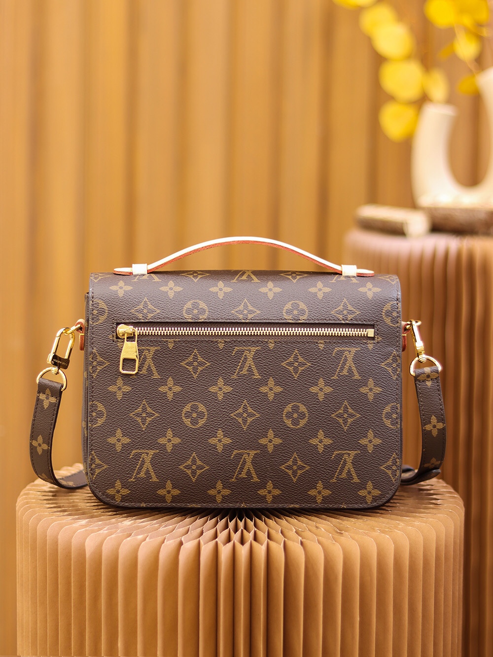 M44875 LV Pochette Métis Ladies Bag Monogram Canvas 25x19x7cm