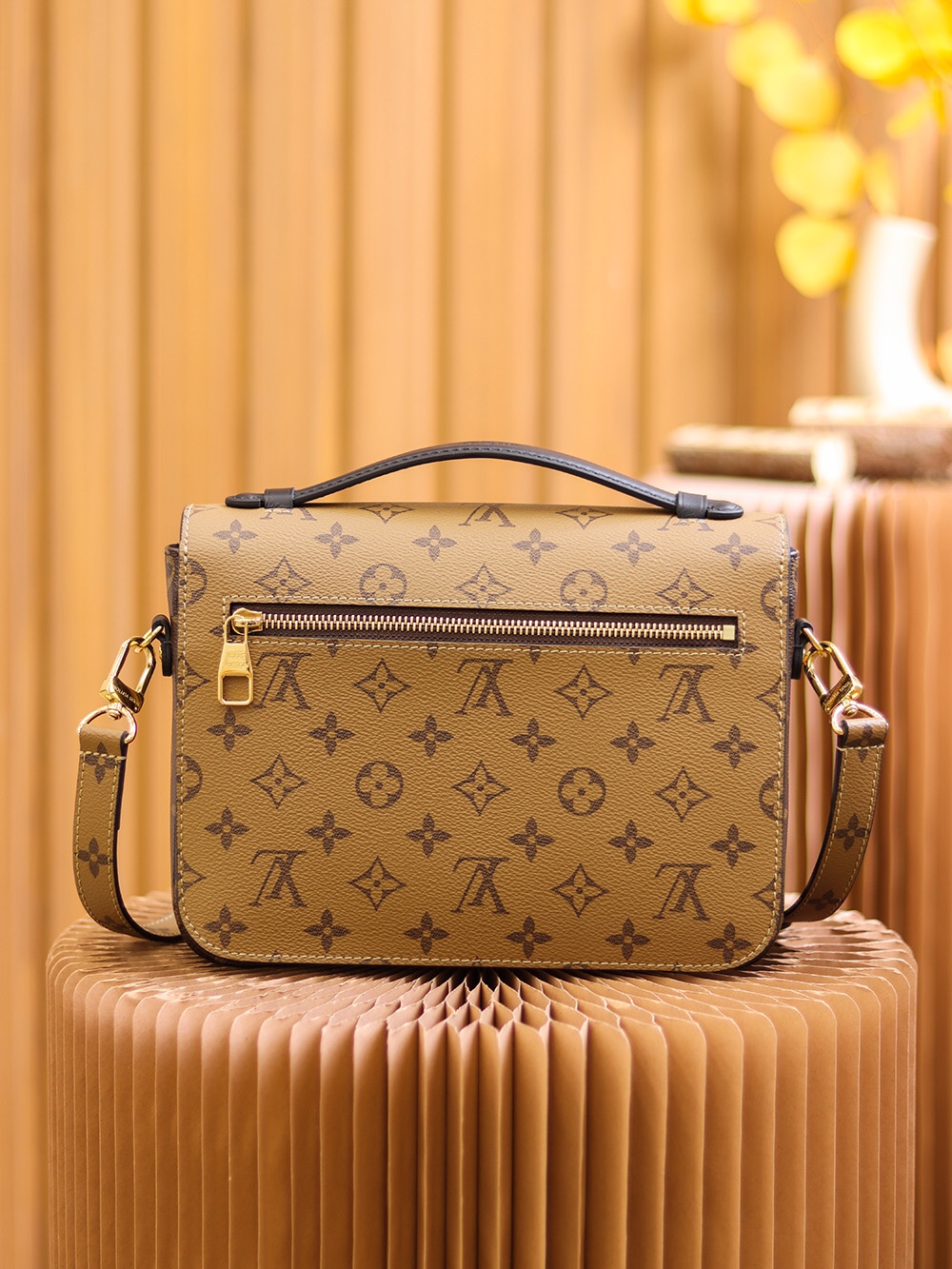 M44876 LV Pochette Métis Ladies Bag Monogram Reverse Canvas 25x19x7cm