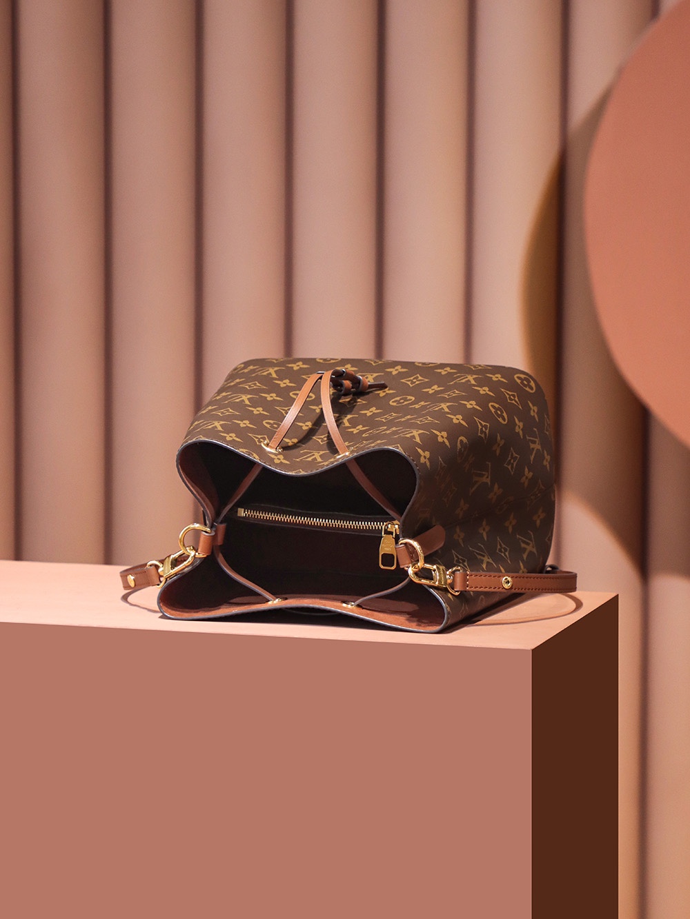 M44887 1V NéoNoé Bucket Ladies Bag Monogram Canvas Caramel 26x26x17.5cm