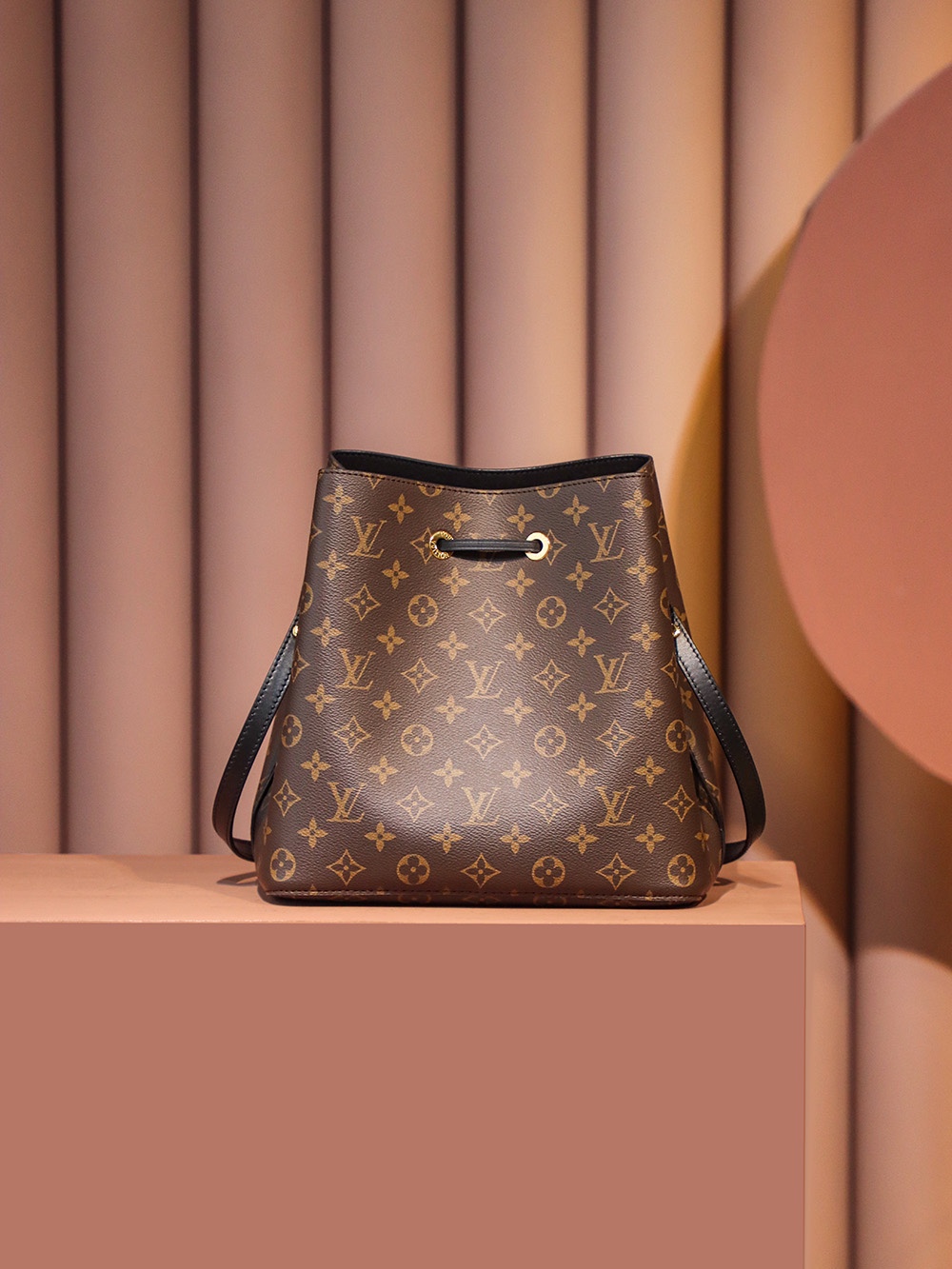 M44020 1V NéoNoé Bucket Ladies Bag Monogram Canvas Black 26x26x17.5cm