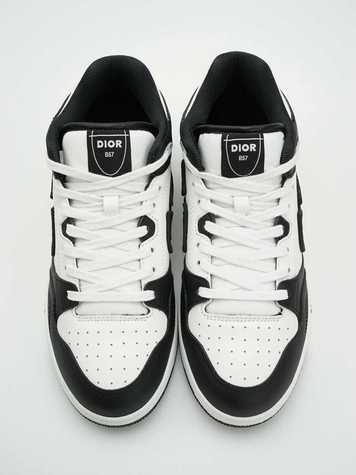 D1or B57 Mid-Top Sneaker Black and White 35-46