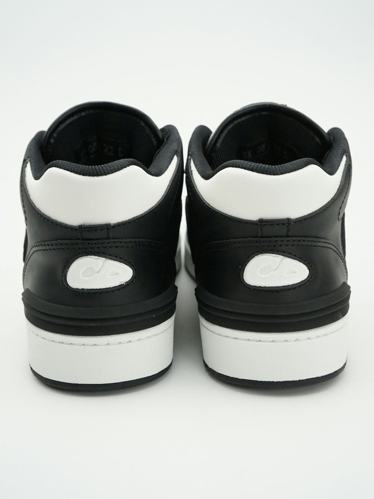 D1or B57 Mid-Top Sneaker Black and White 35-46