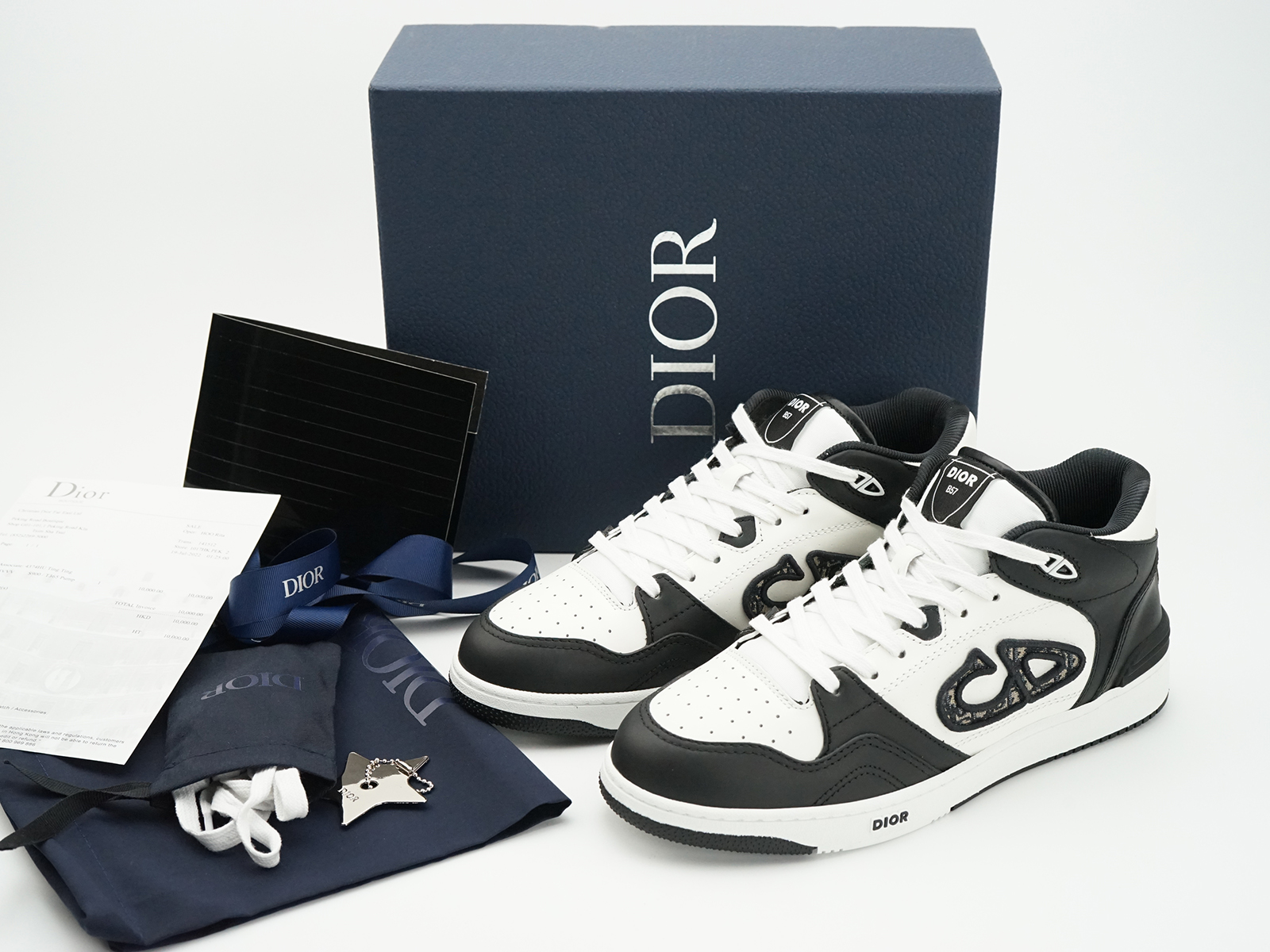 D1or B57 Mid-Top Sneaker Black and White 35-46