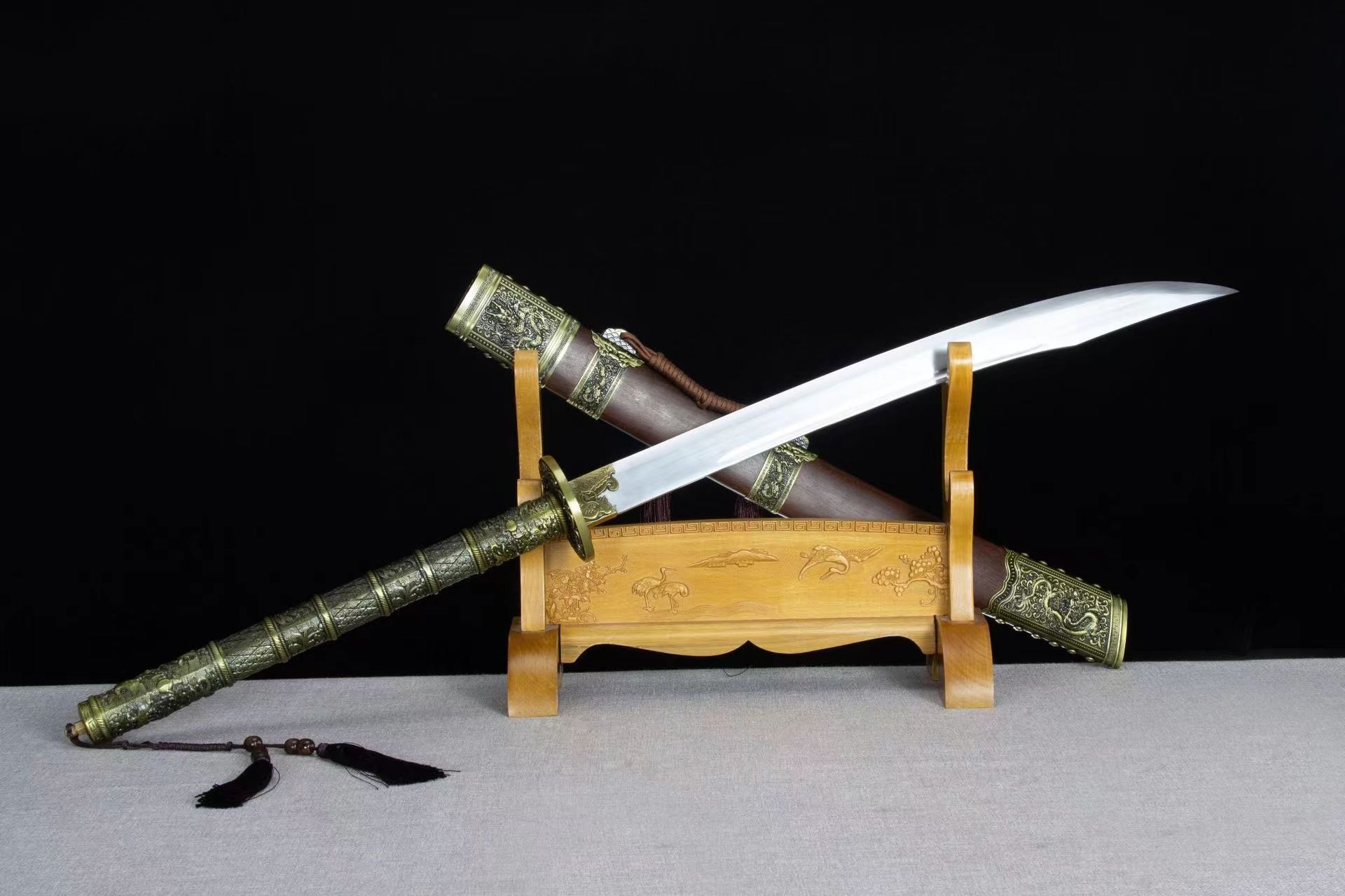 【屠竜の苗刀】繍春刀 牛尾刀 苗刀 手鍛造打 鋼刀 冷兵器 古兵器 武具 武蔵 中国龙泉宝剑高锰钢牛尾康熙战刀双手刀手工锻打硬宝剑冷兵器可开刃