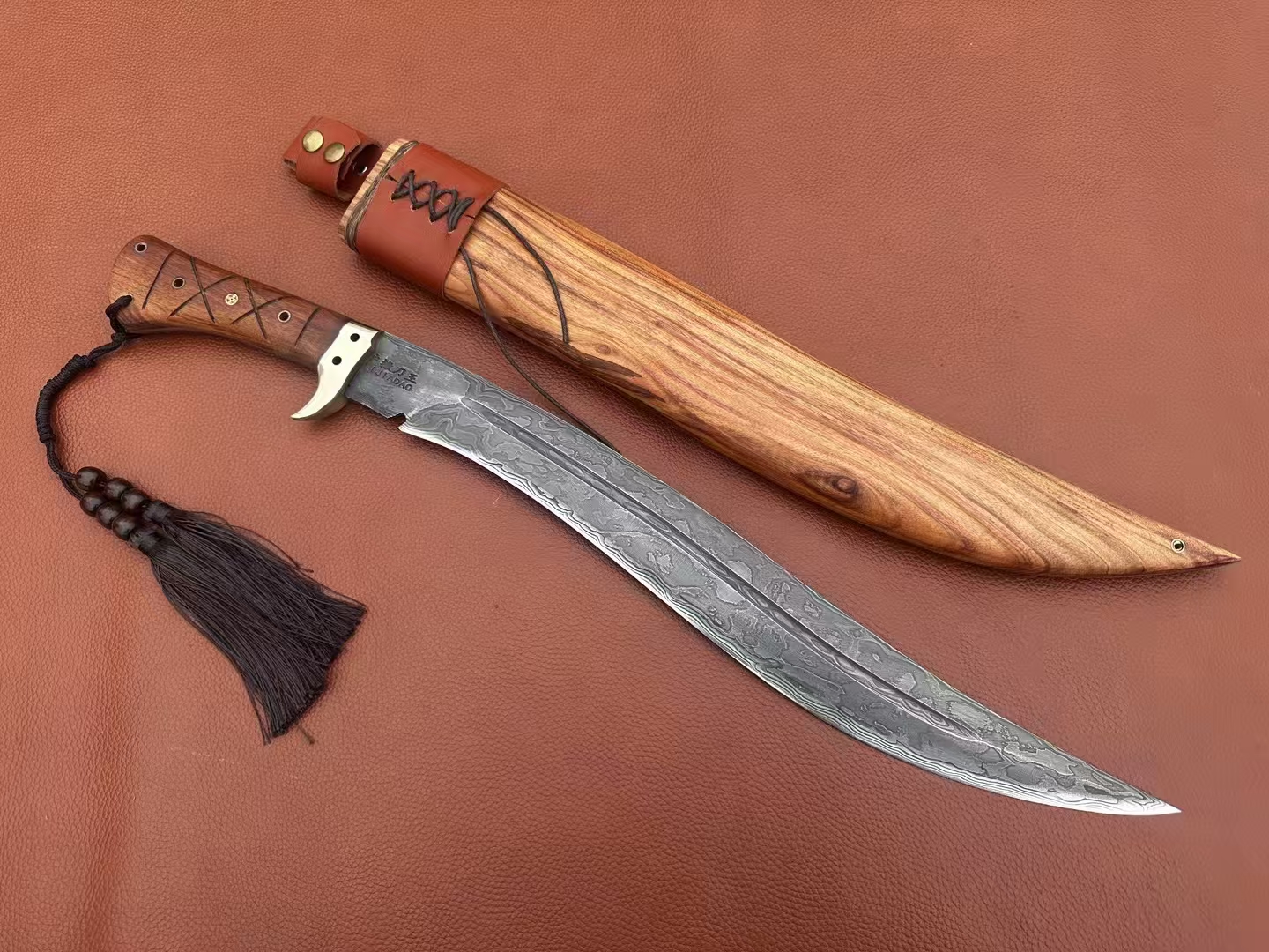 中国锻刀大师手工锻打经典弯刀“瑟卢帕特” 英国军队廓尔喀军团现役军刀