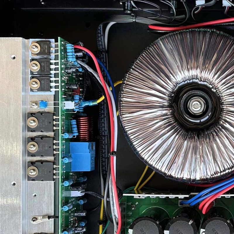 MT-2600 MT SERIES PROFESSIONAL POWER AMPLIFIER