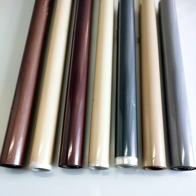Matte plastic and paper pigment foils