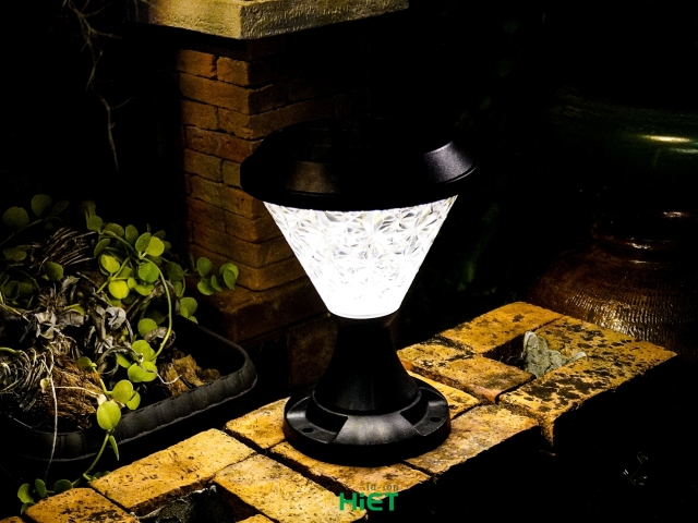 HIET Solar Light โคมไฟหัวเสา Round RGB + ขั้ว E14