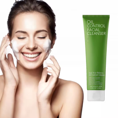 Daily Moisturizing Facial Cleanser for Dry Skin