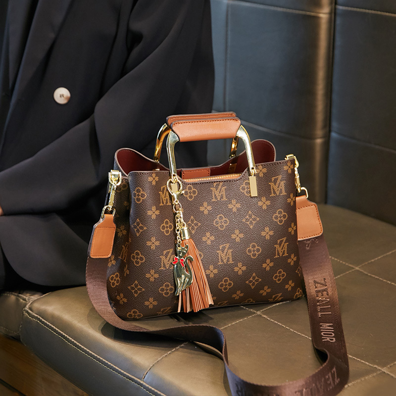 Ladies Piece European Style Solid Bucket bag Wholesale PVC leather tote bag with small bag women's shoulder tote