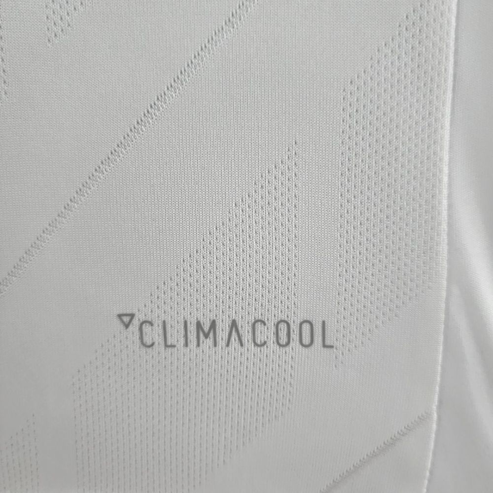 Real Madrid Retro Jersey Home 2017/18