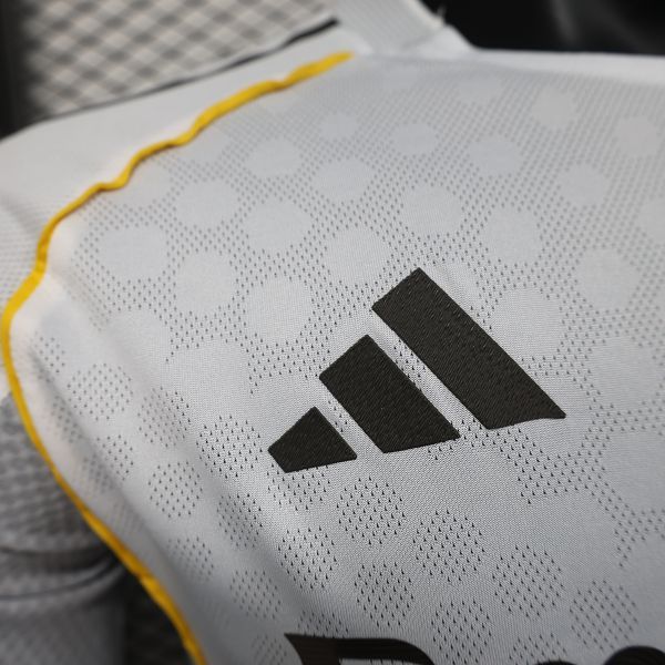 2025/26 Real Madrid Home Jersey Long Sleeve Player Version 