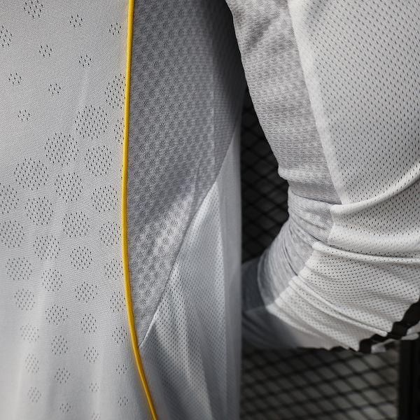 2025/26 Real Madrid Home Jersey Long Sleeve Player Version 