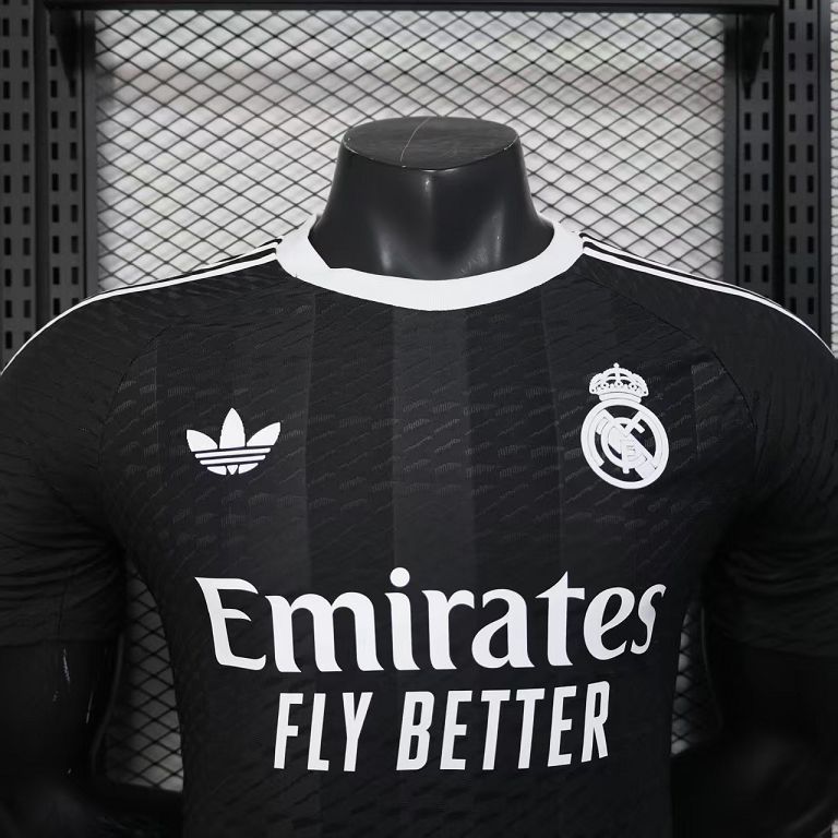 2025/26 Real Madrid Goalkeeper Player Version