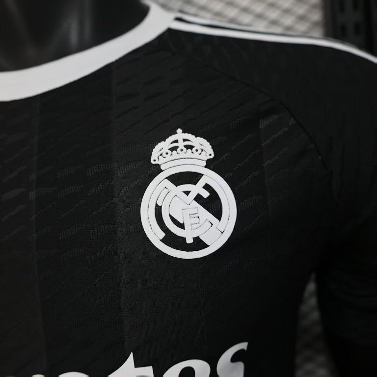 2025/26 Real Madrid Goalkeeper Player Version