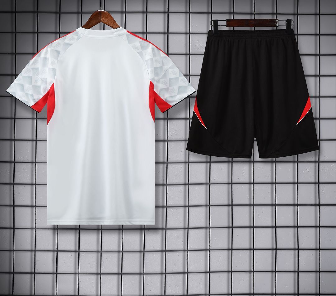 2025/26 Manchester United Short Sleeve Training Suits