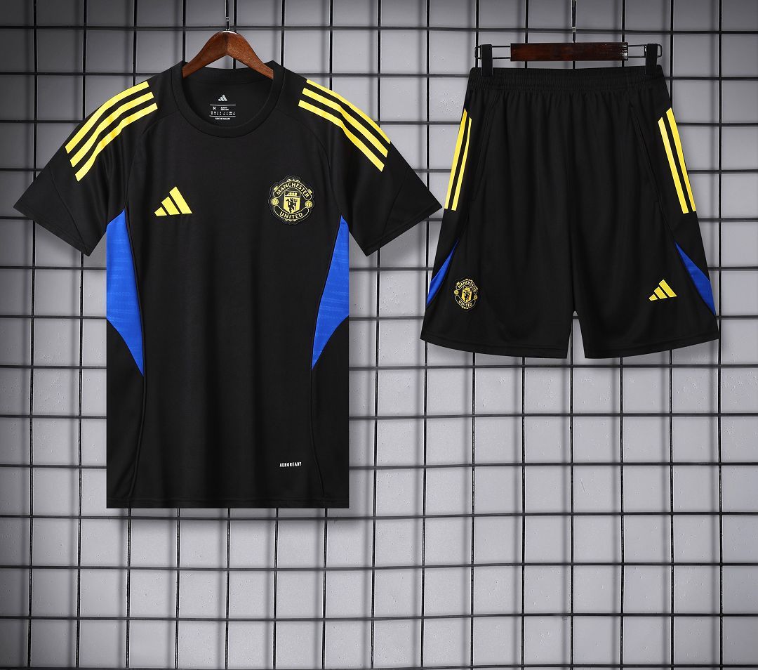 2025/26 Manchester United Short Sleeve Training Suits