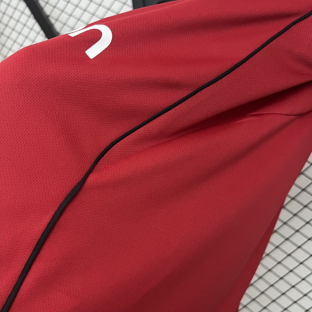 2025/26 Manchester United Home Soccer Jersey