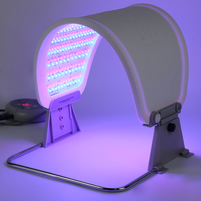 Red and blue light therapy device