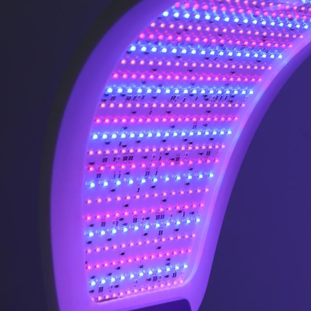 Red and blue light therapy device