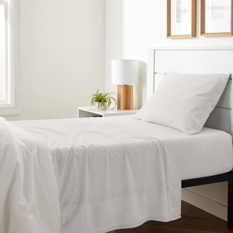 改Amazon Basics Cotton Jersey 4-Piece Bed Sheet Set, Queen, White, Solid