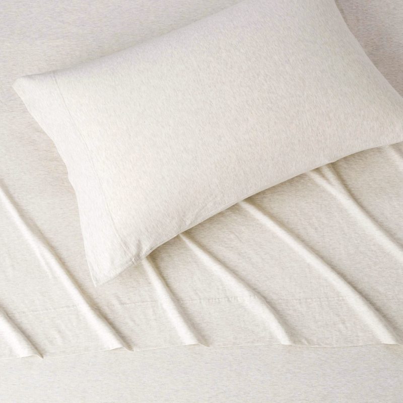 改Amazon Basics Cotton Jersey 4-Piece Bed Sheet Set, Queen, White, Solid
