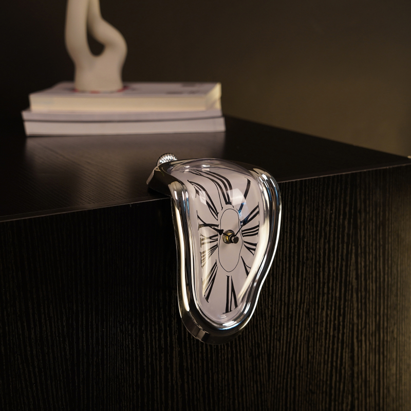 DALI Melting Clock Table Clock Table Decoration Holiday Gifts Creative Gifts Silver Clock