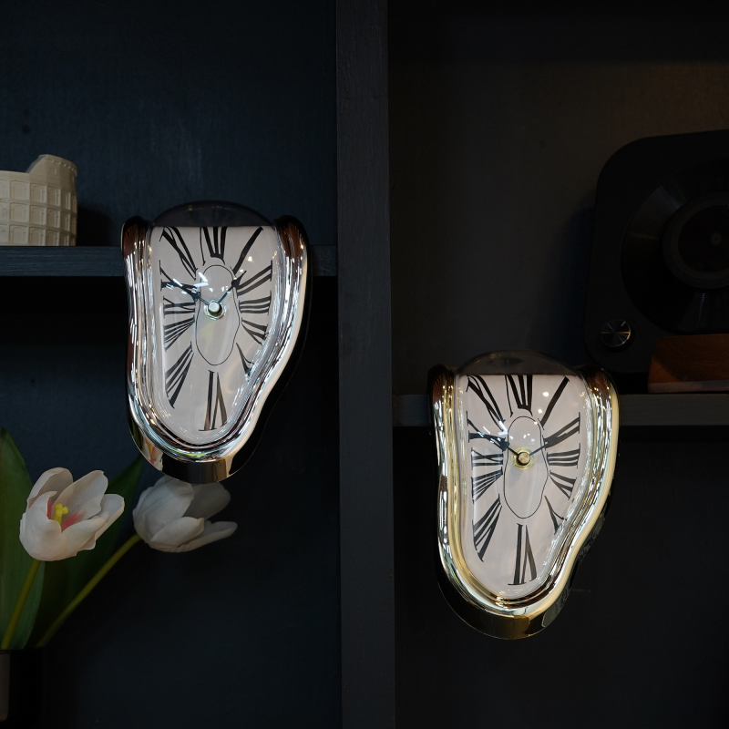 DALI Melting Clock Table Clock Table Decoration Holiday Gifts Creative Gifts Silver Clock
