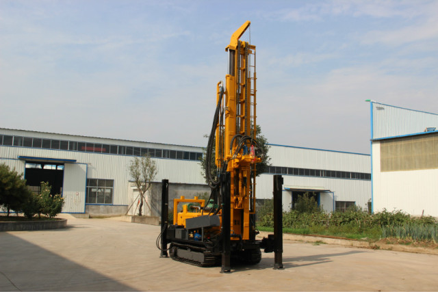 CRAWLER DTH DRILL RIG