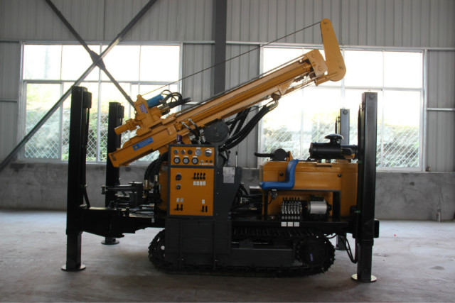 CRAWLER DTH DRILL RIG
