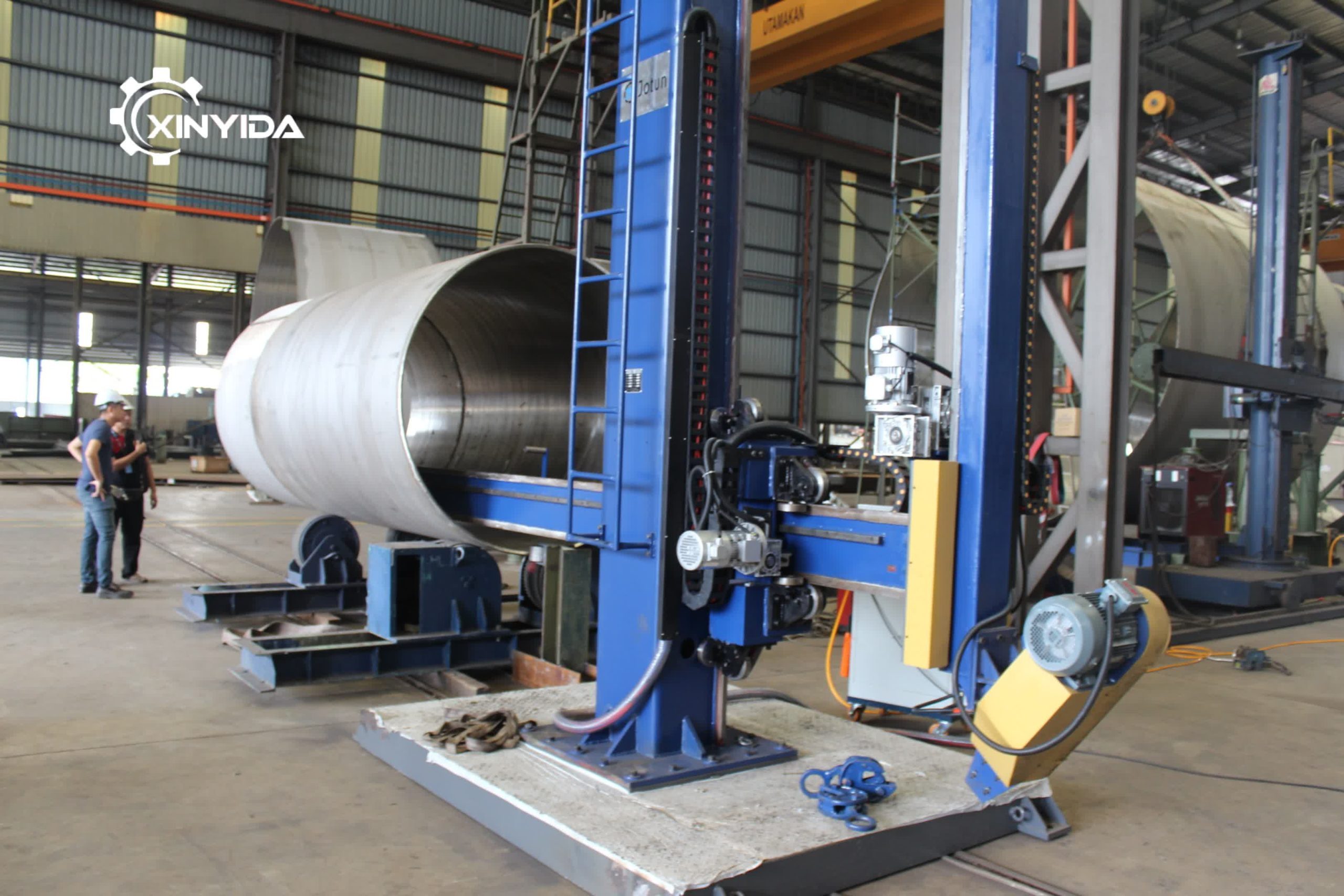 LARGE TANK POLISHING MACHINE,www.xydpolishing.com,LARGE TANK POLISHING MACHINE