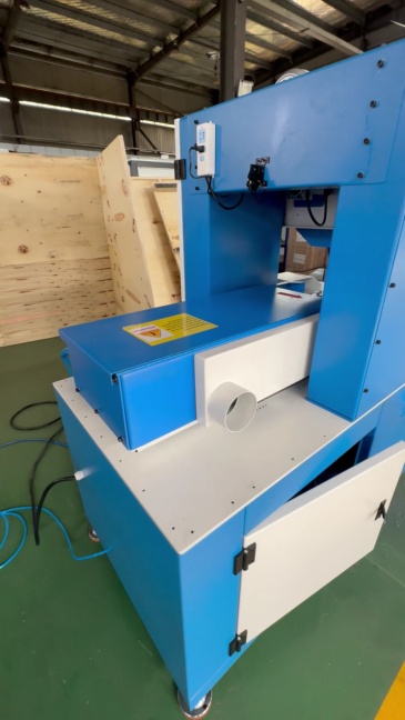 Three-Head Automatic Corner Grinding Machine | High-Efficiency Weld Seam Finishing for Frame Structures,www.xydpolishing.com,Three-Head Automatic Corner Grinding Machine