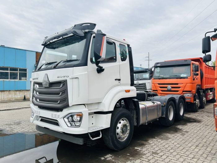 SINOTRUK HOWO N7 6X4 TRACTOR TRUCK