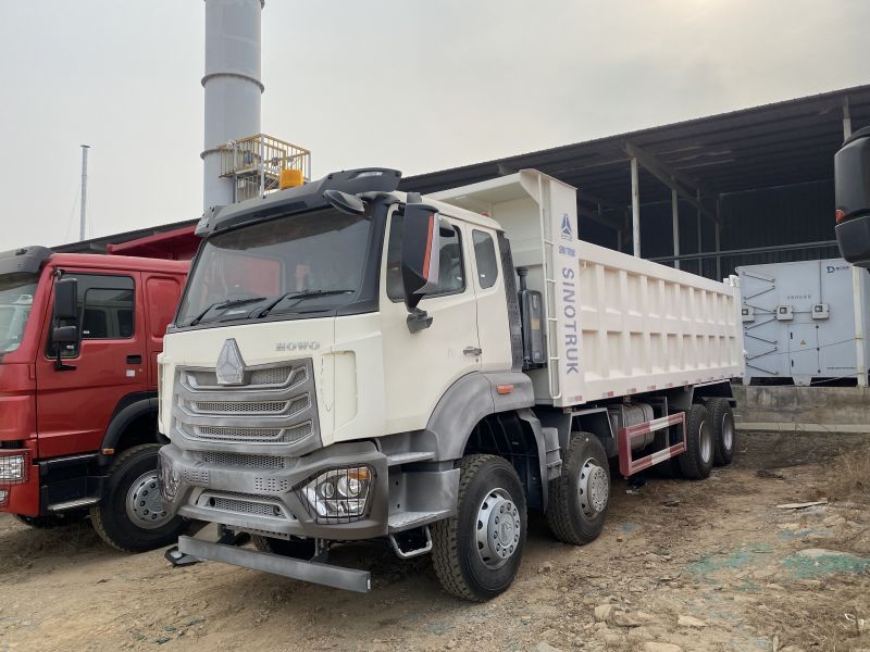 SINOTRUK HOWO N7 8×4  DUMP TRUCK