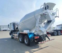 SINOTRUK HOWO 6x4 MIXER TANKER TRUCK