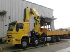 SINOTRUK HOWO 8×4 FOLDING TRUCK MOUNTED CRANE