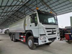 SINOTRUK HOWO 6×4 FUEL TANKER TRUCK